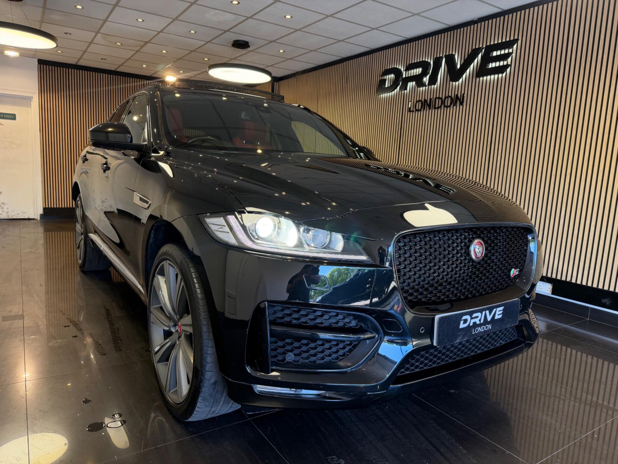 Jaguar F-PACE